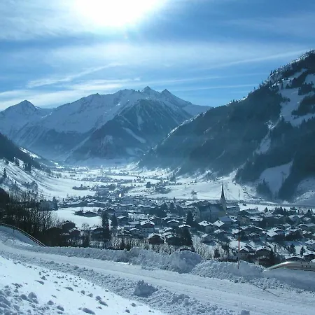 Family Sonja Terrace & Mountain View Appartamento *